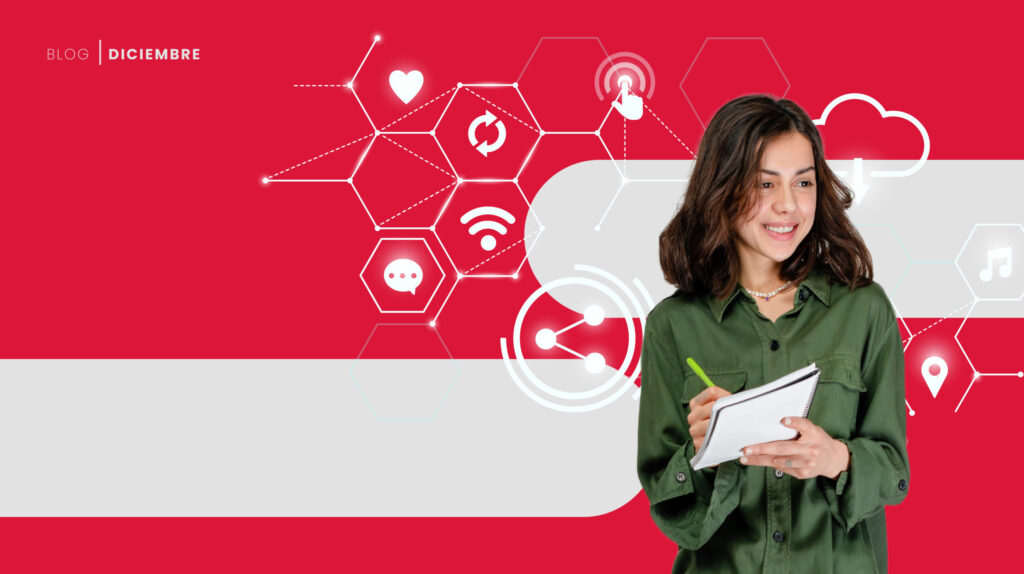 Mejorar la experiencia: Mujer con libreta anotando