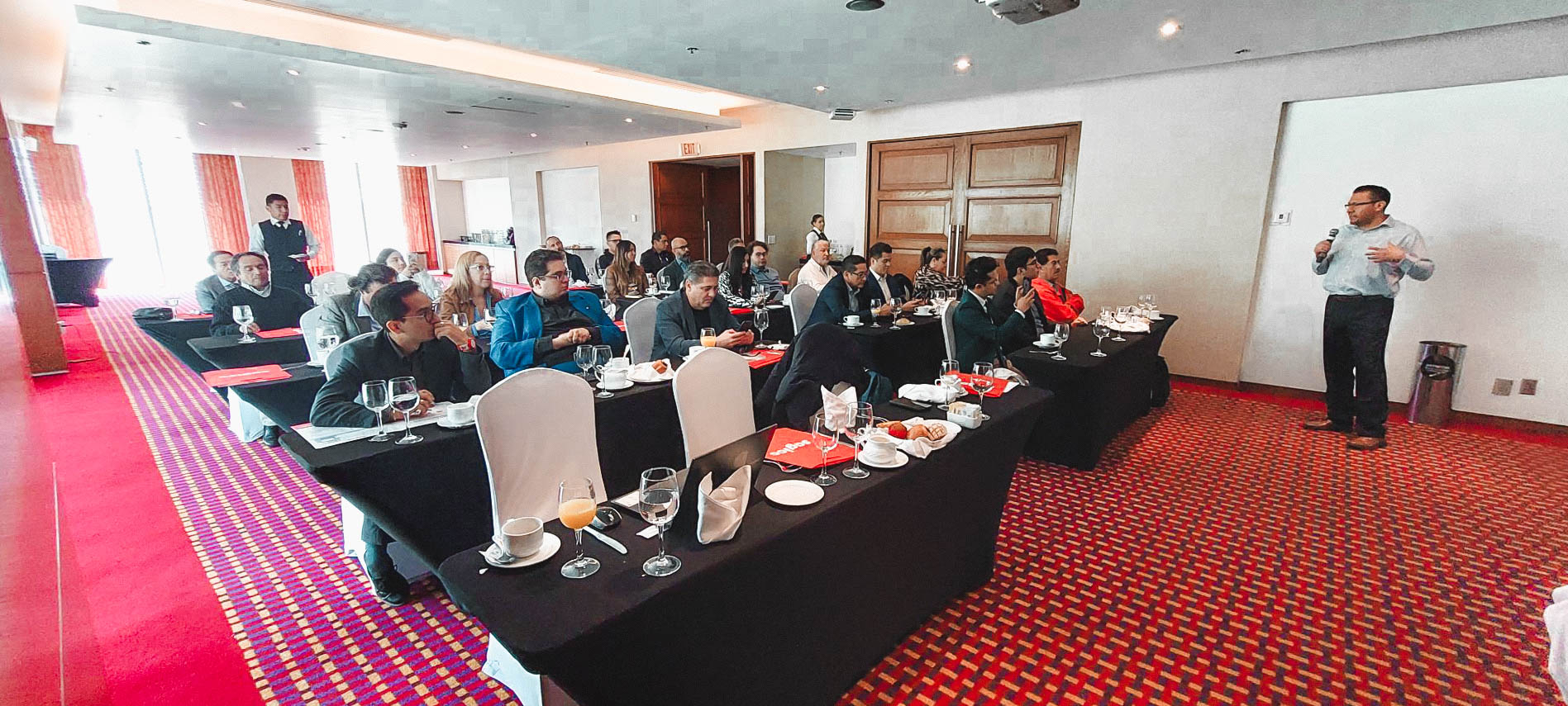 Presentación de CX Connect en mexico